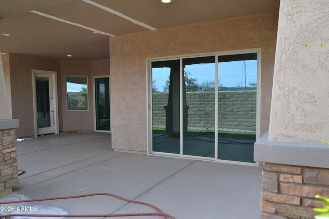 Building Photo - 9644 Thatcher Ave
