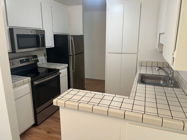 Building Photo - Sunny 1 bed 1 bath Condo in Santa Clara. L...