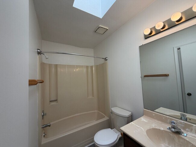 Building Photo - 5305 Century Dr