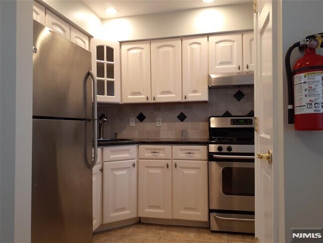 Building Photo - 116 71st St