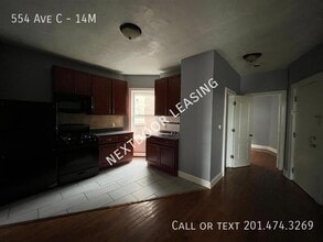 Building Photo - 554 Avenue C