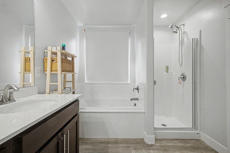 Building Photo - 1531 W Stone Gate Dr