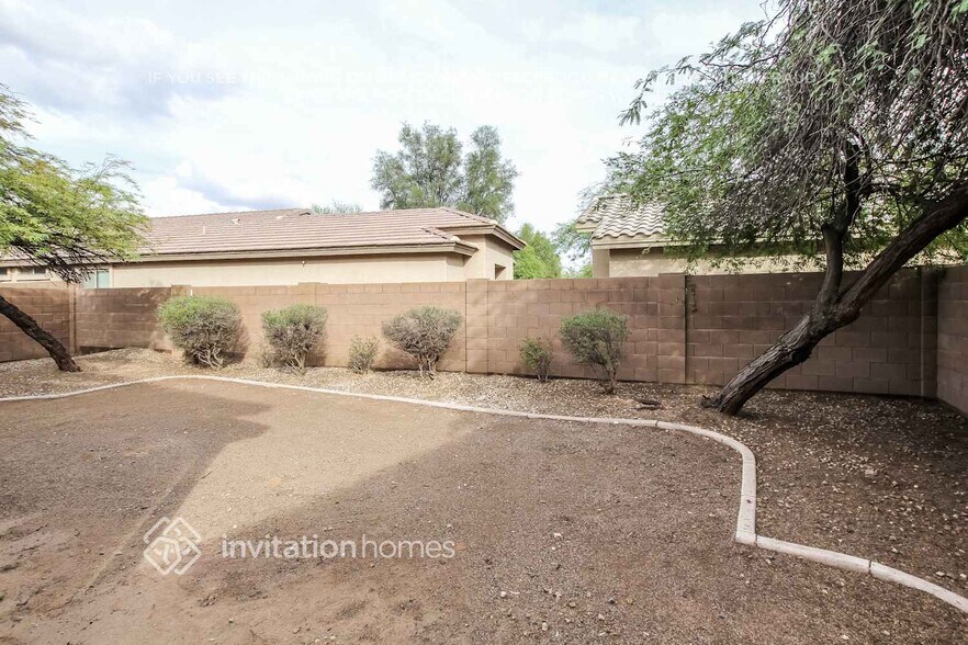 Building Photo - 1733 S 156th Ave