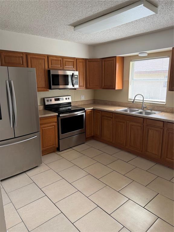 Building Photo - 2461 Chestnut Woods Dr