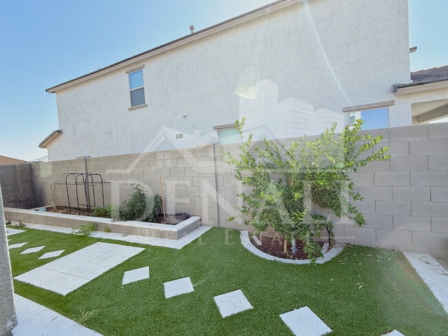 Building Photo - 11326 E Unger Ave