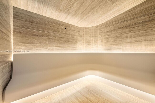 Building Photo - 2678 Tigertail Ave