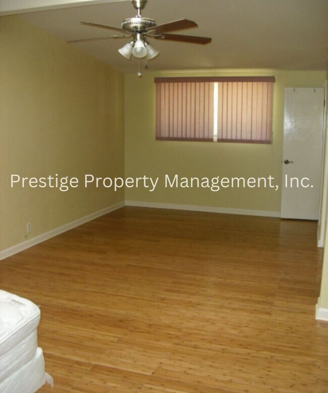 Building Photo - Beautifully and Spacious East Side Home!