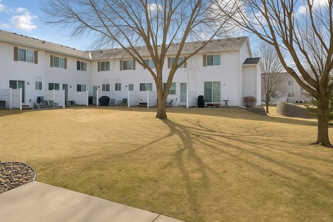 Building Photo - Modern Comfort in Apple Valley | 2BR Townhome for $1,995!