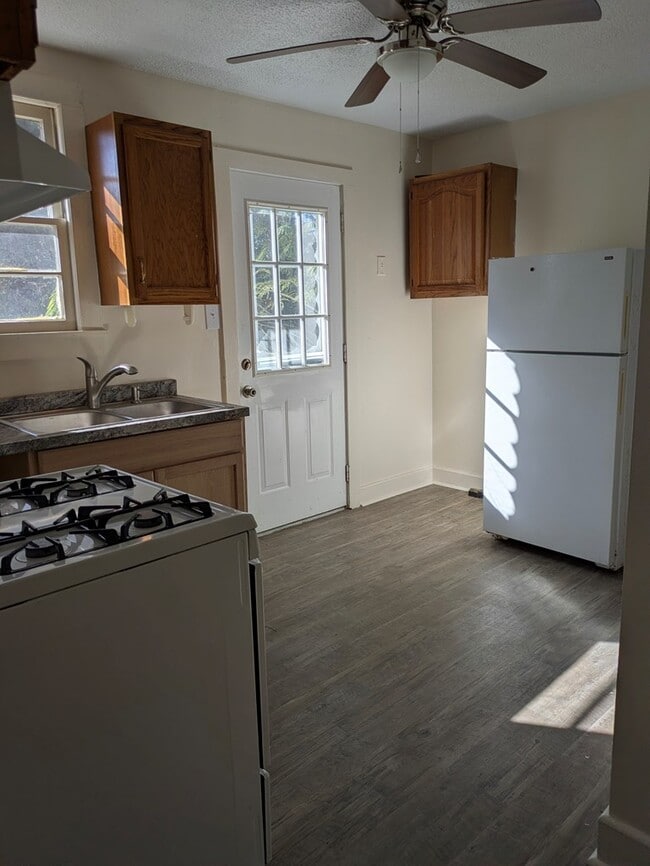 Building Photo - 7116 Martins Siding Rd