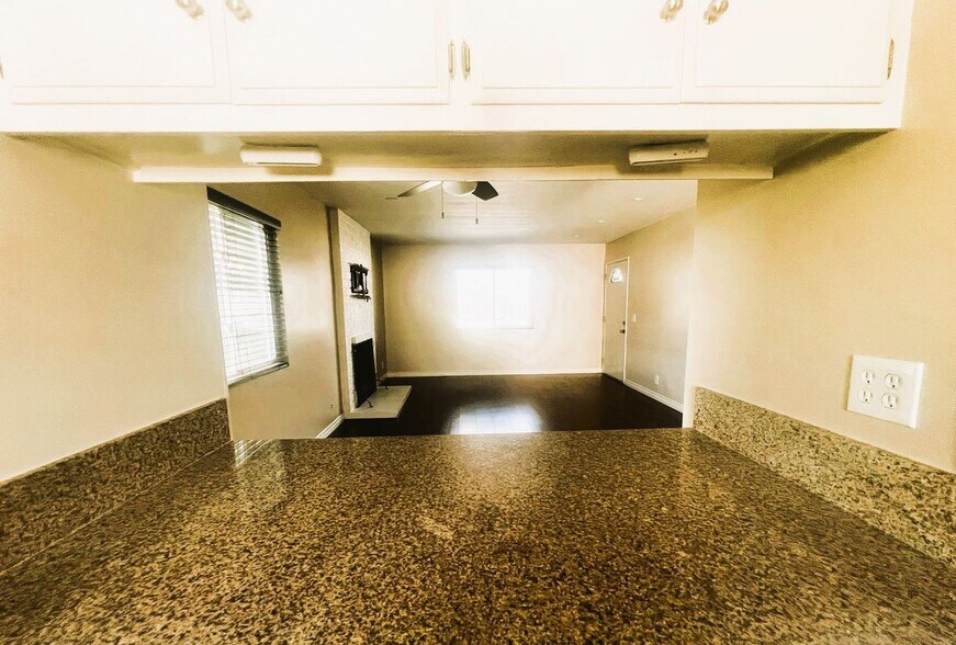 Building Photo - 21266 Burlington Ln