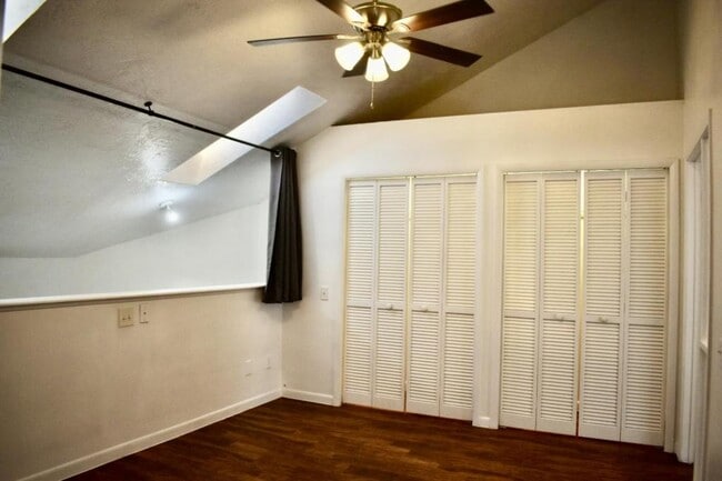 Building Photo - 5252 SW 21st Pl