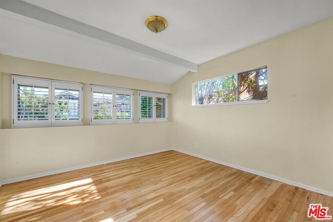 Building Photo - 125 S Saltair Ave