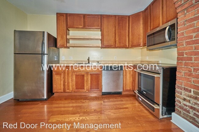Building Photo - 4 br, 1.5 bath House - 2955 Broadway St