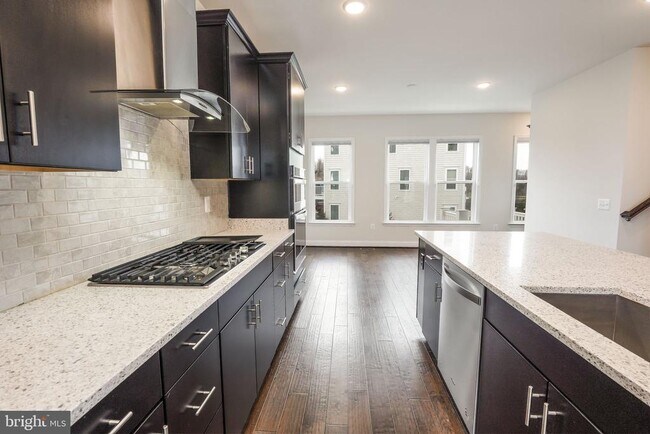 Building Photo - 2056 Alder Ln