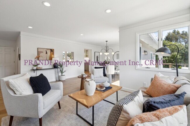 Primary Photo - Quintessential Mill Valley Lifestyle in th...
