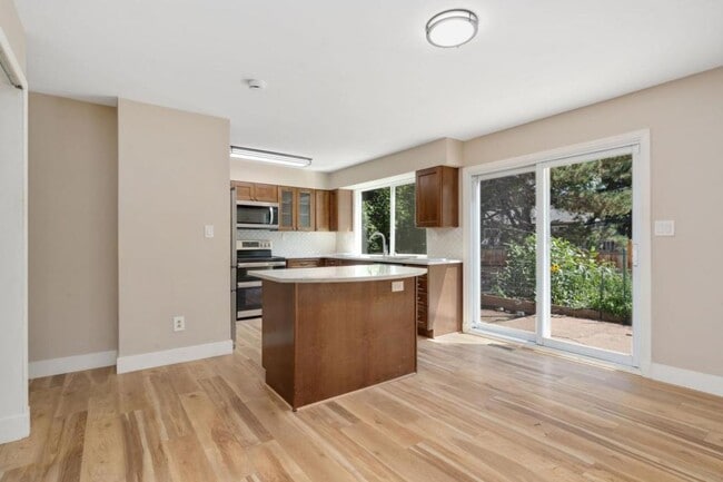 Building Photo - 2718 Granada Hills Dr