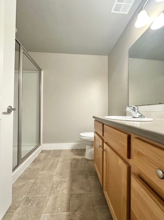 Building Photo - 5233 Boardwalk Dr