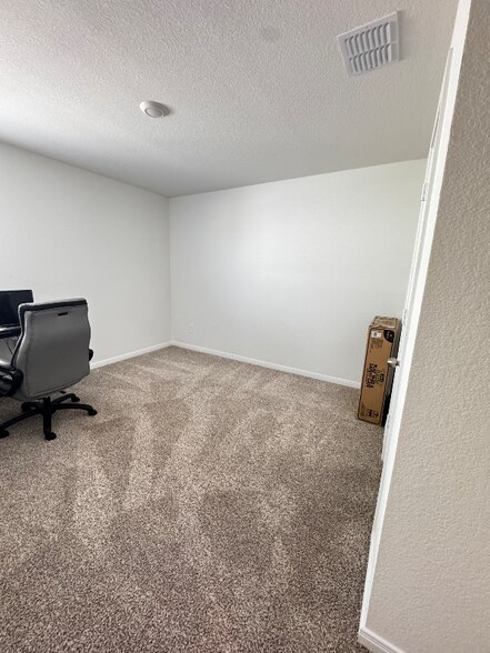 Building Photo - 256 Las Lomas Dr