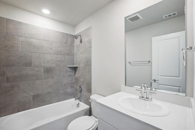 Building Photo - 2204 Dunbar Dr
