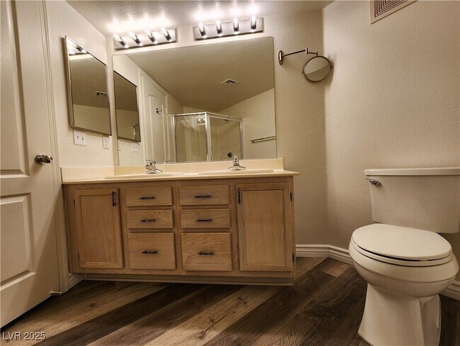 Building Photo - 7400 W Flamingo Rd