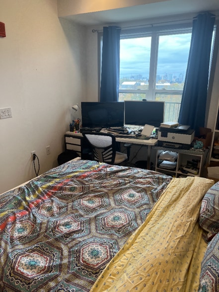 Building Photo - 400 Herron Dr