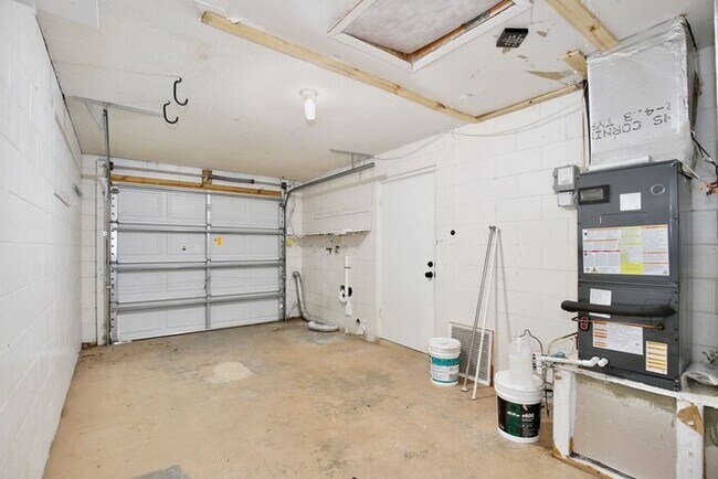 Building Photo - Spacious Duplex with 2-Car Garage in Longwood!