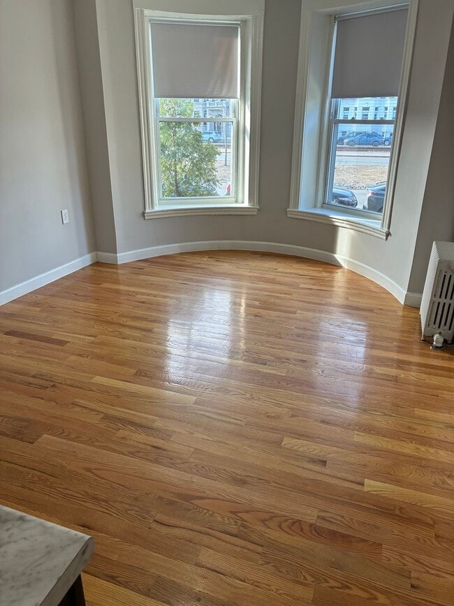 Building Photo - Avl NOW - No Fee! Sunny, updated Studio @ Packard's Corner!