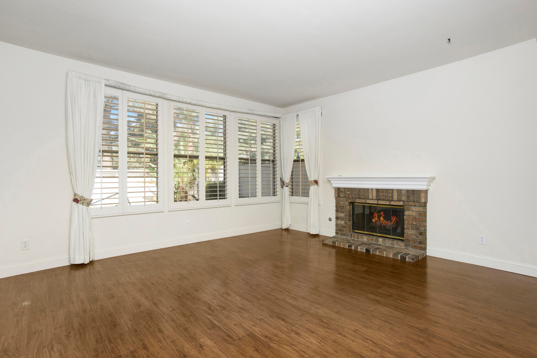 Building Photo - 11 Cipriani