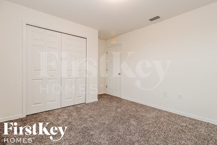 Building Photo - 3919 2nd St SW