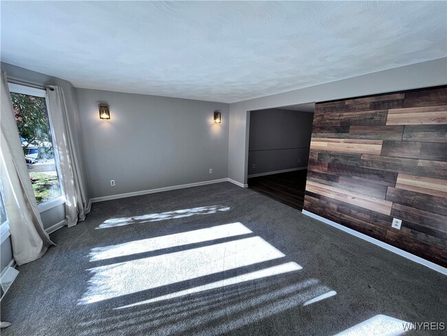 Building Photo - 306 Randwood Dr