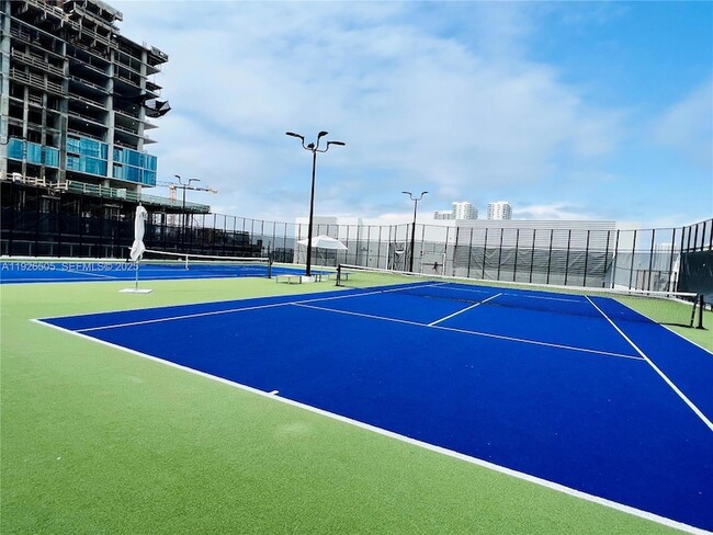 Building Photo - 851 NE 1st Ave