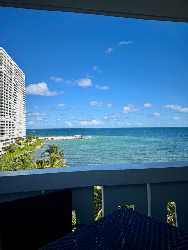 Primary Photo - 2100 S Ocean Dr