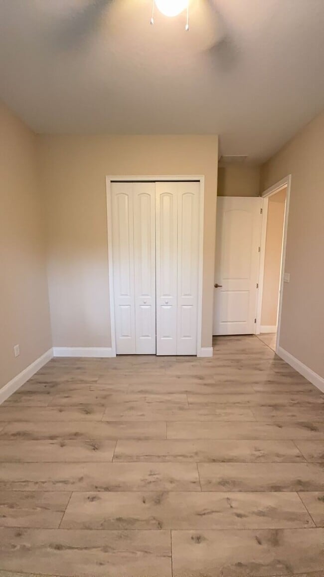 Building Photo - 1 Linden Place Unit B