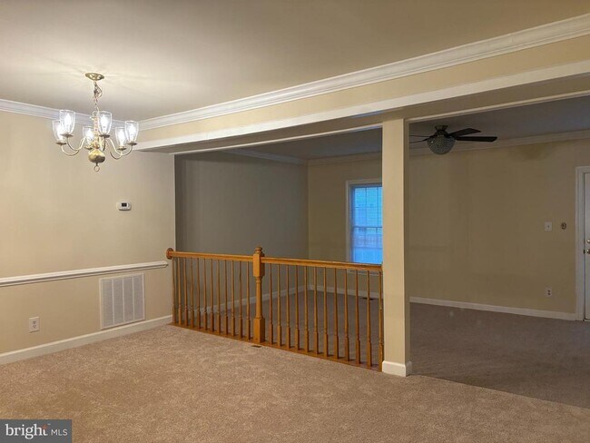 Building Photo - 5713 Wood Creek Ln