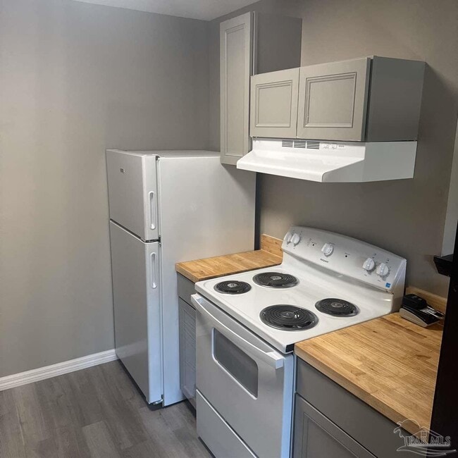 Building Photo - 455 Stara Cir