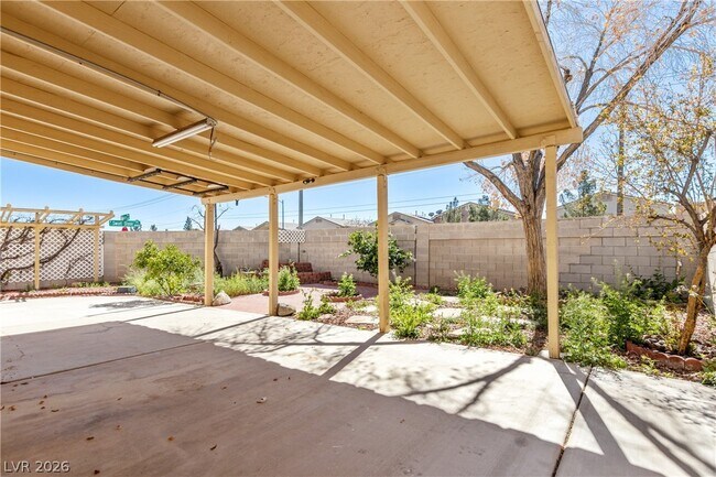 Building Photo - 7873 Laurelton Pl