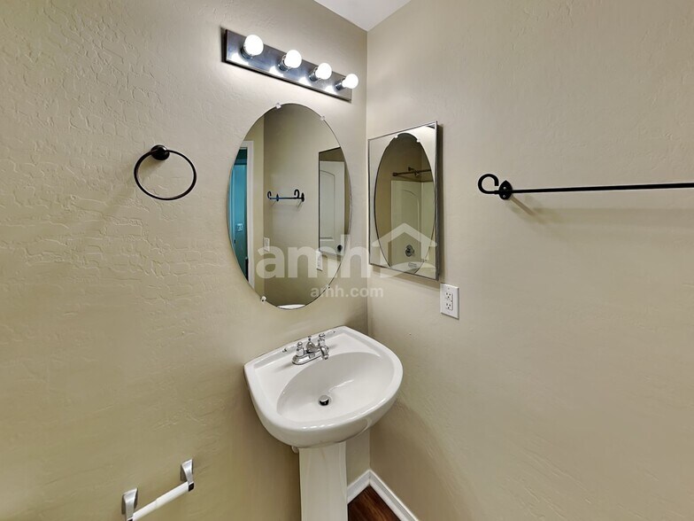 Building Photo - 4356 E Jasper Dr