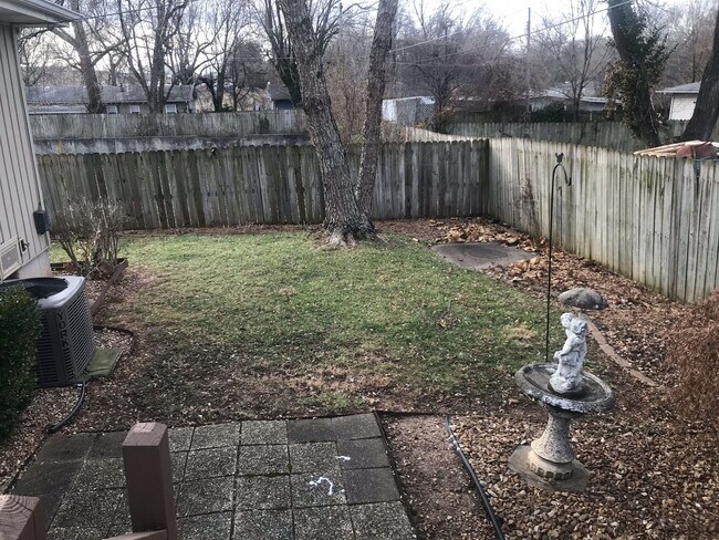 Building Photo - Beautiful 2 Bedroom Bathroom Patio Home Available NOW!