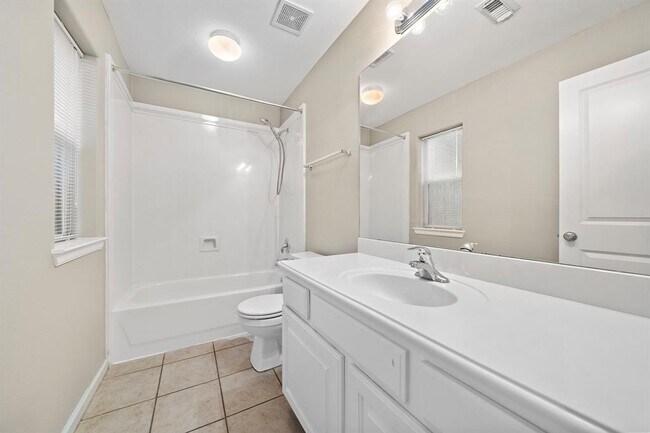 Building Photo - 1112 Birdsall St