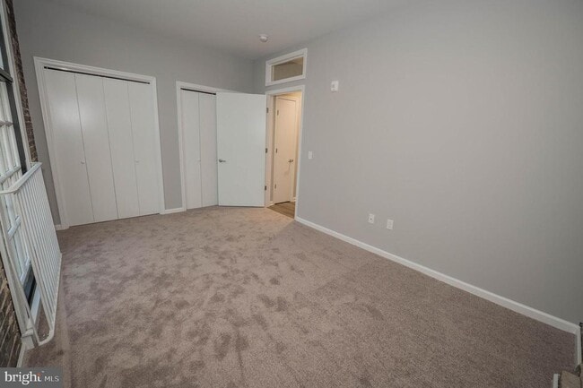 Building Photo - 218 W Main St