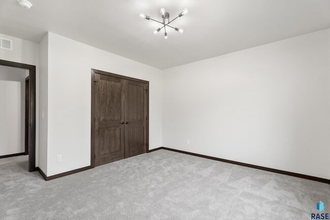 Building Photo - 1113 S Foss Ave