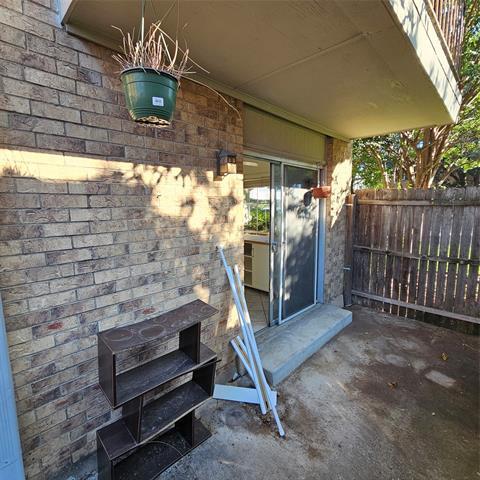 Building Photo - 7903 Meadow Park Dr