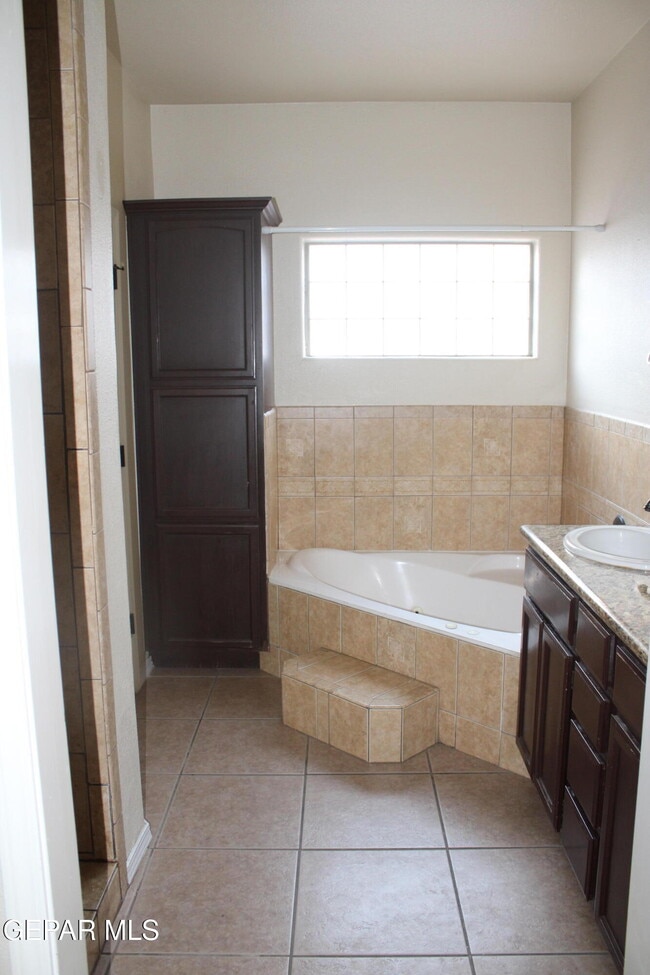 Building Photo - 3645 SAMMY REECE Pl