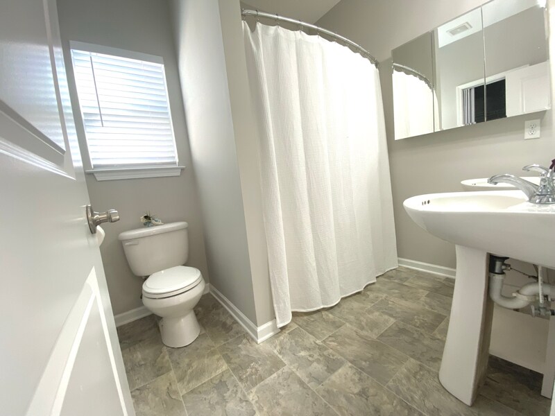 Building Photo - 842 Kiawah Ln