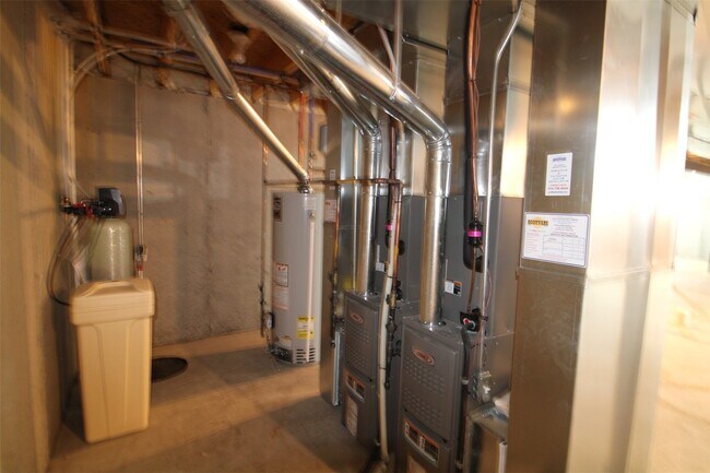 Building Photo - 130 Prairie Wind Dr