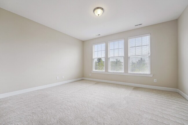 Building Photo - 322 Acorn Hollow Pl