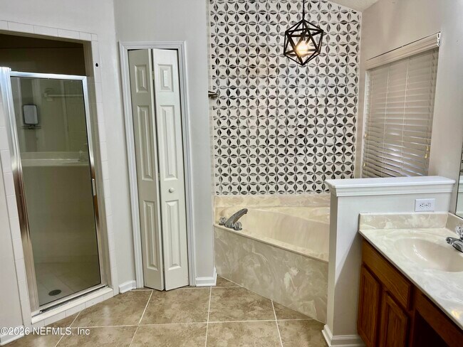 Building Photo - 13681 Fish Eagle Dr W