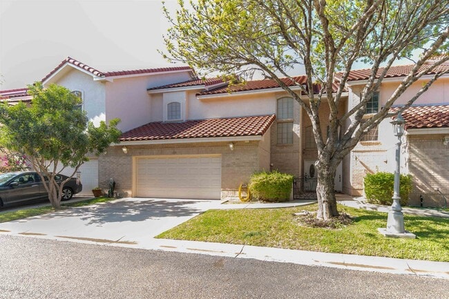 Building Photo - 7521 Country Club Dr