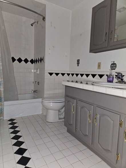 Building Photo - 1232 Riverview Ln