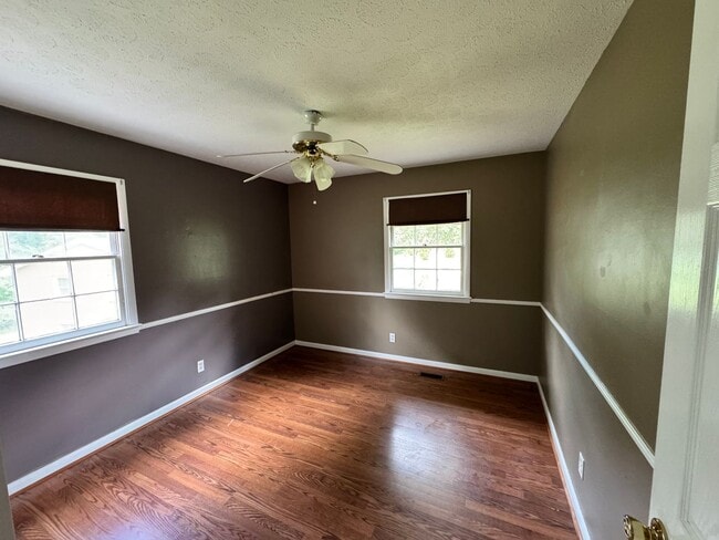 Building Photo - 3018 Delano Pl